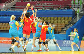 2010年11月25日下午，广州，2010亚运会女子手球半决赛，中国队24-18哈萨克斯坦，顺利闯入...