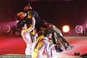 2009��7��26��Ѷ�����ݣ�Eason����Ѹmoving on stage part2 ����Ѳ����...